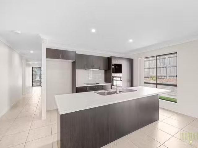 28 Liriope Drive, Kirkwood, QLD 4680