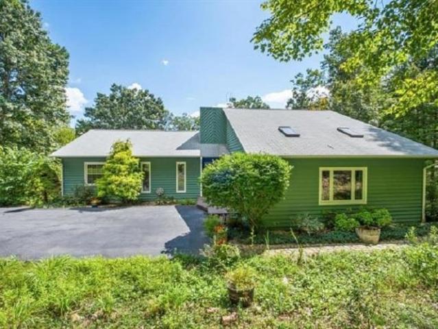 28 little chestnut ln