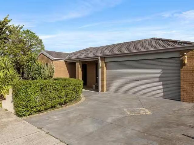 28 Lord Nolan Street, Kurunjang, VIC 3337