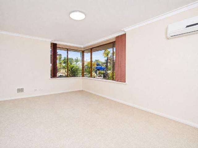 28 Mandalay Place, Craigie, WA 6025