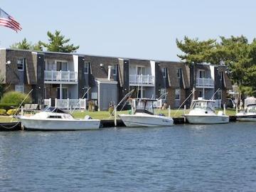 28 Mainsail Dr, Unit 128, Patchogue, NY 11772 | MLS #990443