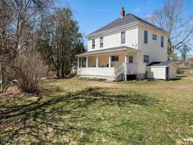 28 Maple Drive, Middle Musquodoboit, NS, B0N 1X0 house for s.