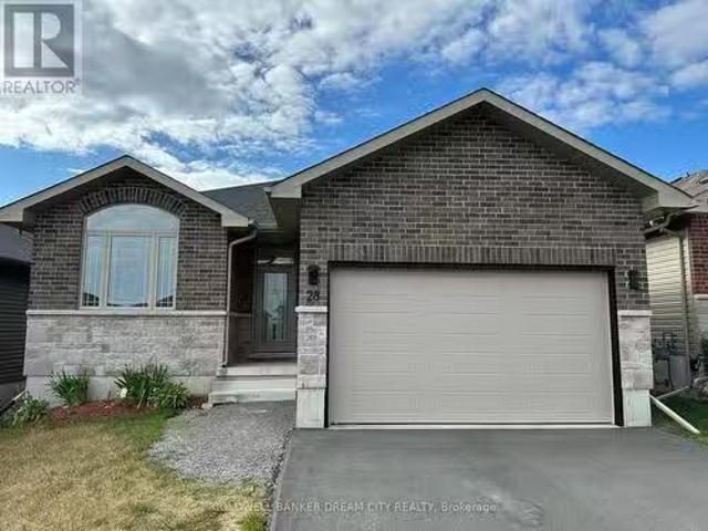 28 Matheos Crescent, Quinte West, ON, K8V 0L3 house for sale.