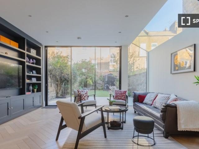 28 Melrose Gardens, London, W6 7RW, United Kingdom | 5 bed apartment for rent #167933338 | Rentberry
