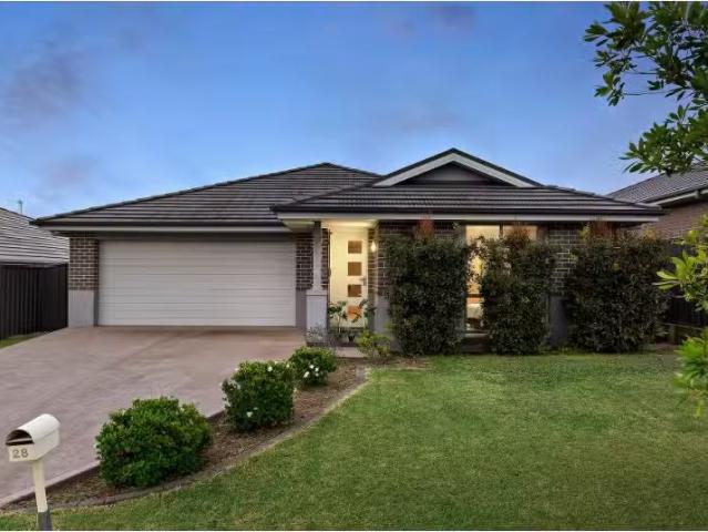 28 Millbrook Road, Cliftleigh House for rent Listed by Kim Ed.
