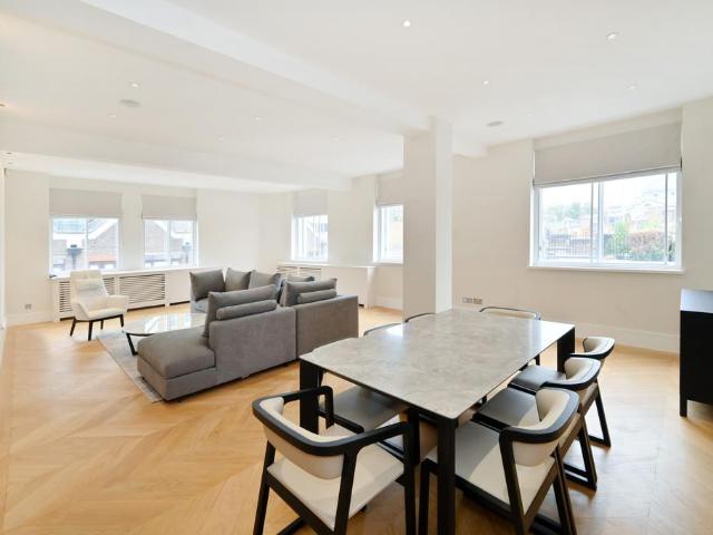 28 Montpelier Walk, London, SW7 1JG, United Kingdom | 3 bed duplex for rent #138595623 | Rentberry