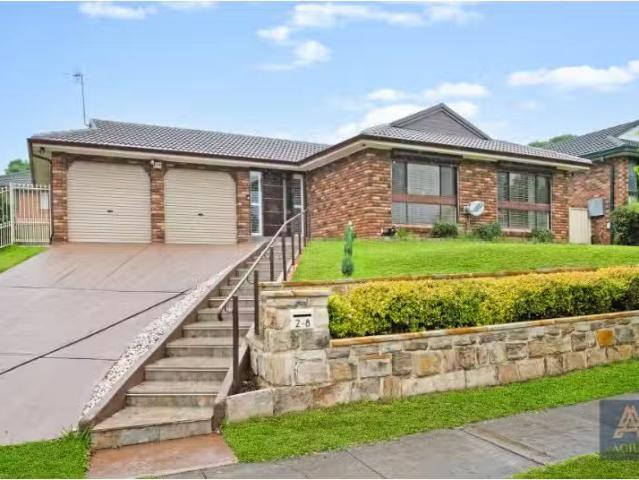 28 Molyneaux Avenue, Kings Langley House for rent Listed by D.