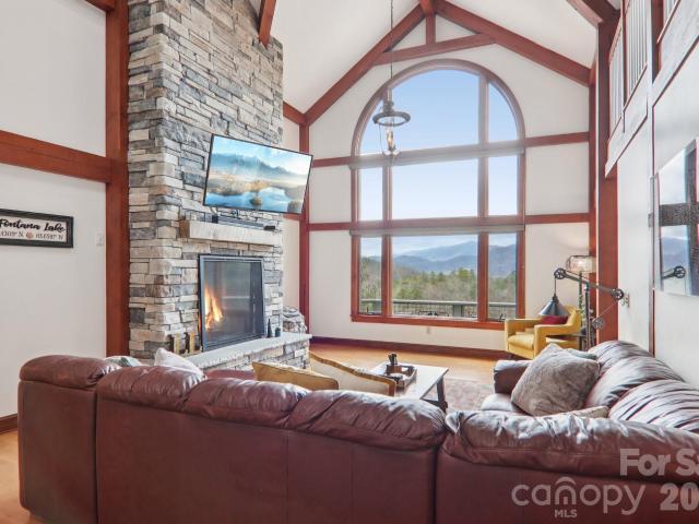 28 Nantahala Ridge
