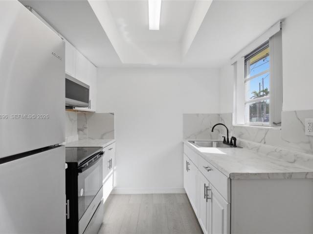 28 NW 170th St, Unit 1, North Miami Beach, FL 33169 | MLS #A12011