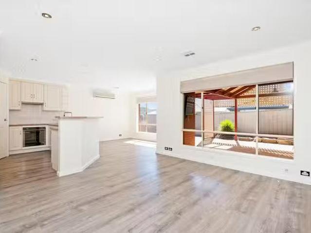 28 Nyrang Circuit, Woodcroft, SA 5162