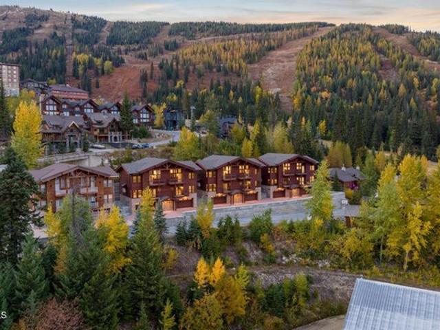 28 Olaf Ct, Sandpoint, ID 83864