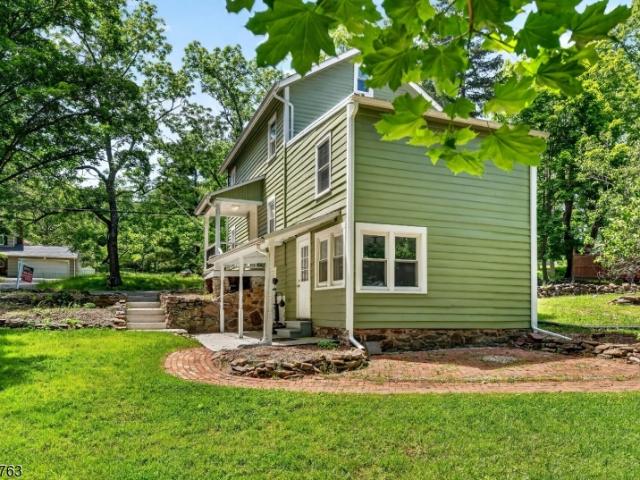 28 Old Clinton Rd