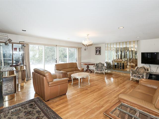 28 Polo Rd, Great Neck, NY 11023 | MLS #956157