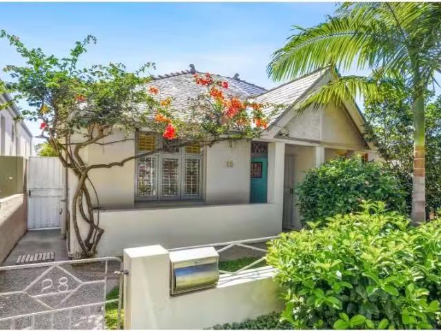 28 Rickard Avenue, Bondi Beach House for rent Listed by Thiya.