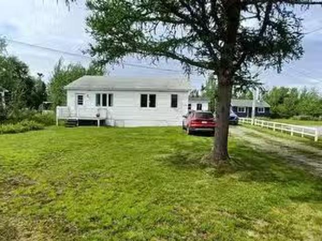 28 Riverside Road W, Glovertown, NL, A0G 2M0 house for sale.
