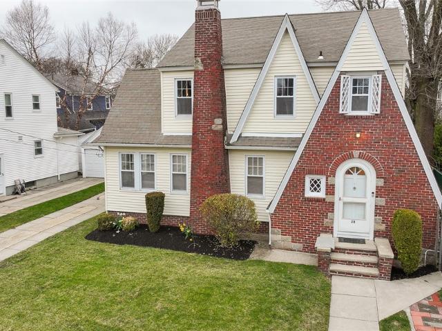 28 Rosewood Avenue