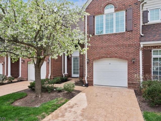 28 Schmidt Cir, Watchung, NJ 07069 | MLS #4021