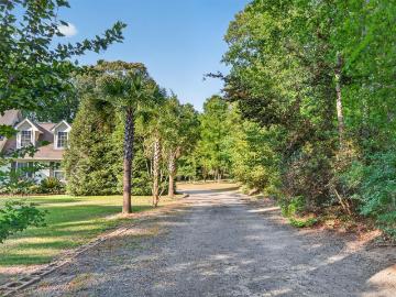 28 Santee Lakes Court