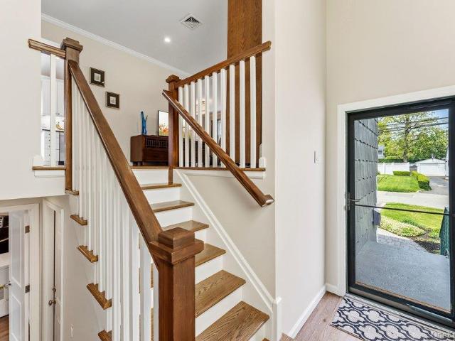 28 Satinwood Road