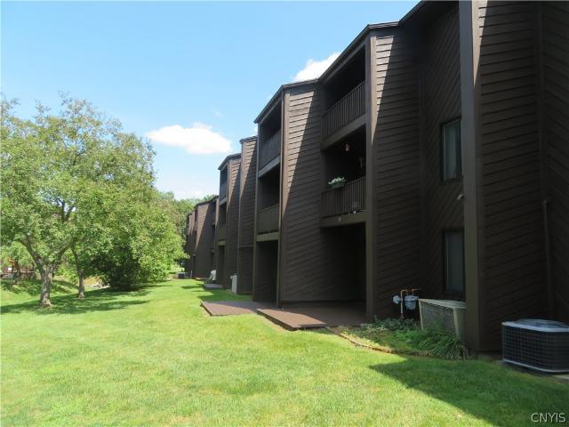 28 Sherman Oaks Drive
