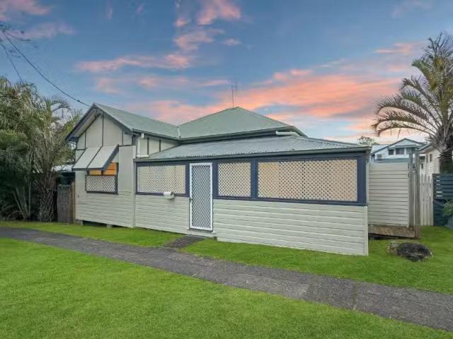 28 Shirley Street, BYRON BAY House for rent Listed by Propert.
