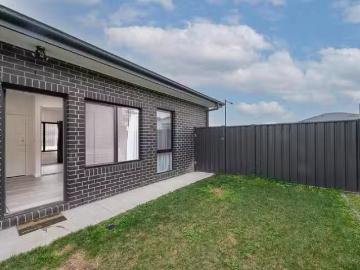 Kinlyside, Yass Valley, Victoria - Parking