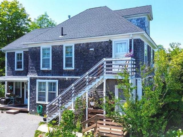 28 St. Andrews Street, Bridgewater, NS, B4V 1N8 house for sale | Listing ID 202621 | Royal LePage