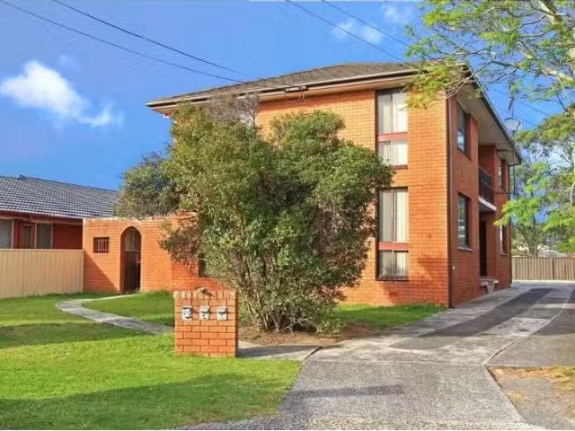 2/8 St Lukes Avenue, Brownsville Townhouse for rent Listed by.