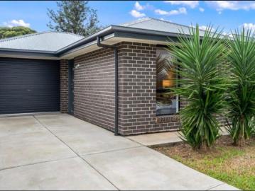 28 Sturt Road, VALLEY VIEW, SA 5093