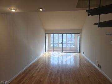 28 Sunrise Dr