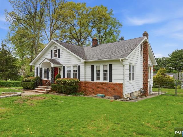 28 Sunset Road