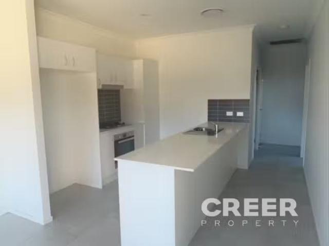 28A Isla Street, Raworth Townhouse for rent Listed by Tyler F.