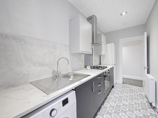 28A, Springhill, Dundee DD4, 1 bed flat to rent, £775 pcm | PrimeLocation
