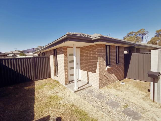 28A Summerland Crescent, COLEBEE, NSW 2761