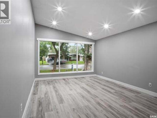 2905 Grant Road, Regina, SK, S4S 5G3 house for sale | Listing ID SK042055 | Royal LePage