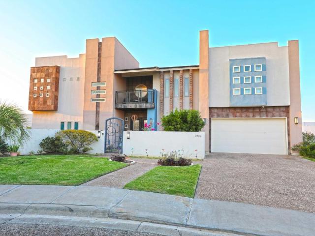 2906 Chaucer Dr, Laredo, TX