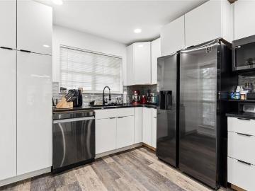 2907 Lake Shore # 103