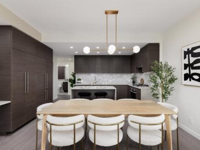 2907 4 Lougheed Highway