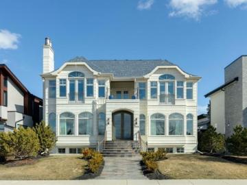 St Andrews Heights, Calgary, Alberta - Fireplace