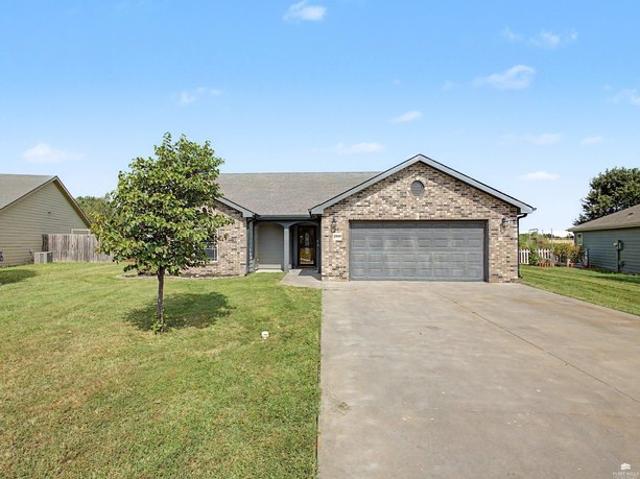 2909 Northwing Dr, Manhattan, KS 66502