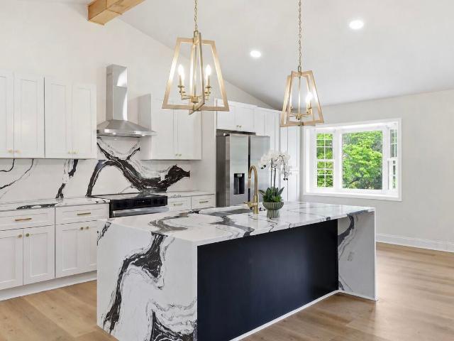 2909 Belmont Circle