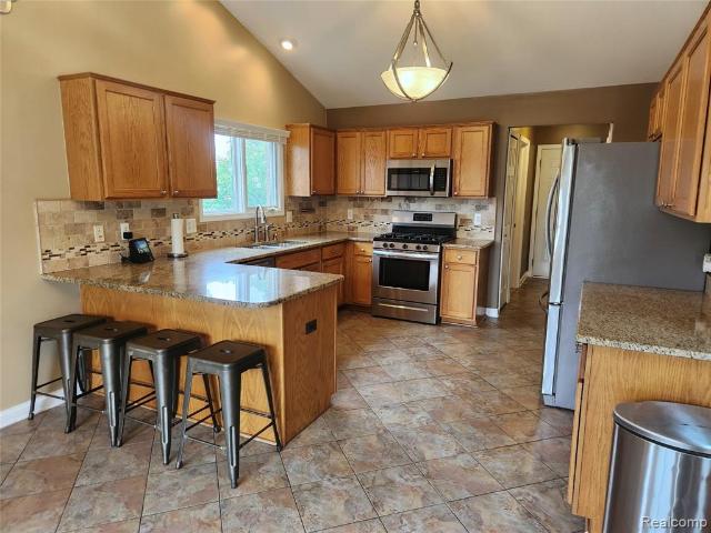 29007 Oakmont Drive