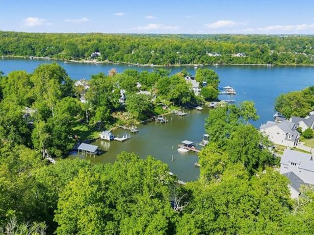 2900 Marlin Dr, Riva, MD 21140