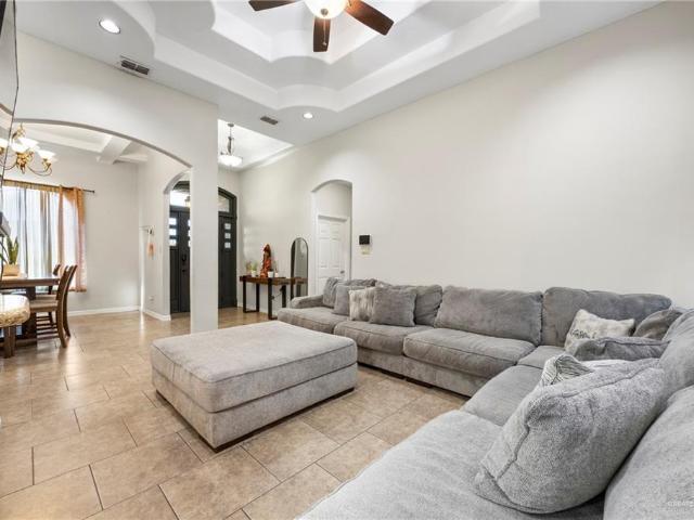 2900 La Puerta Avenue