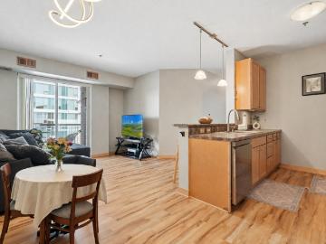 2900 University Ave SE, Unit 300, Minneapolis, MN 55414 | MLS #7048