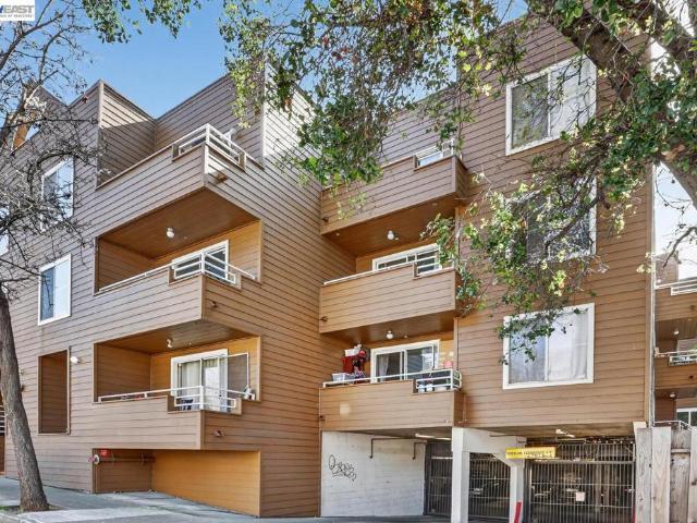 2901 Macarthur Blvd 103