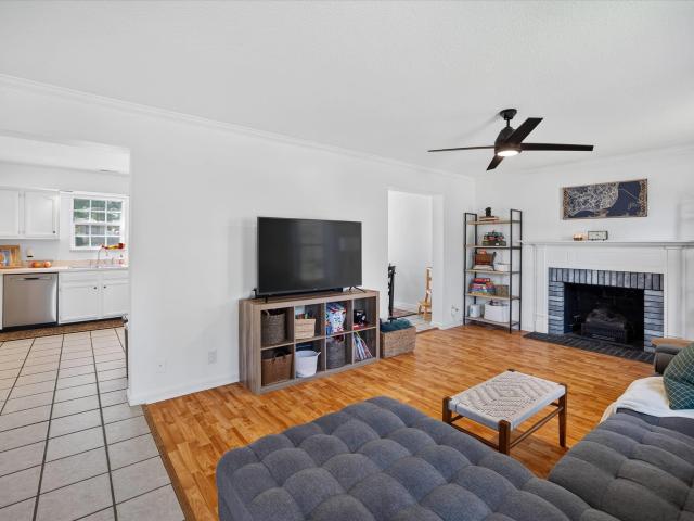 2901 Oakshire Drive