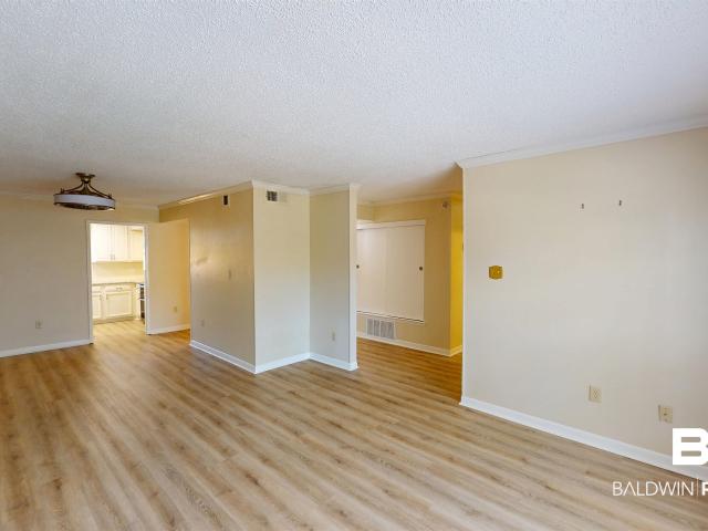 2901 Grant Street 902