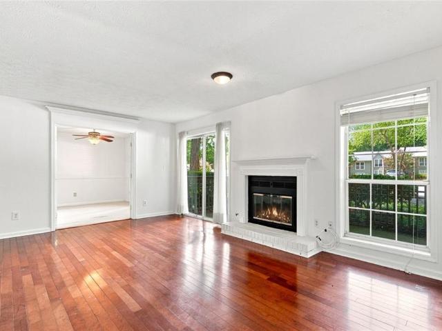 2901 Lenox Road NE 902