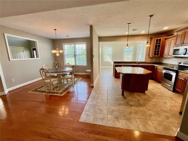 2902 Ambassador Lane